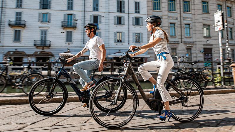 2 bikers in the city